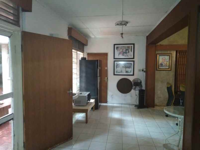 dijual rumah pos pengumben kelapa dua