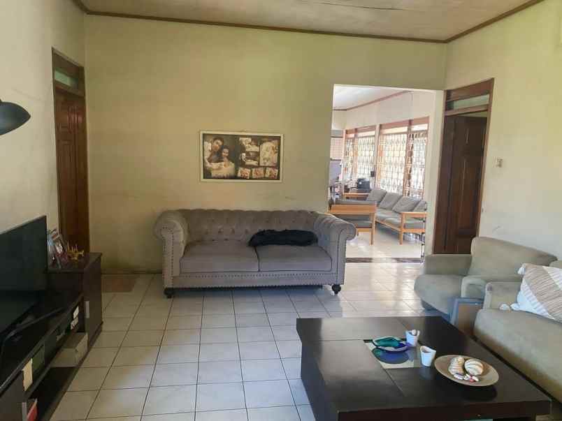 dijual rumah prapen indah