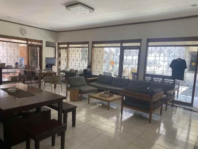 dijual rumah prapen indah