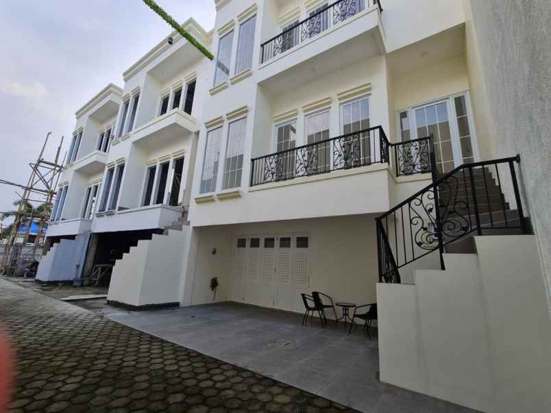 dijual rumah pulo mas