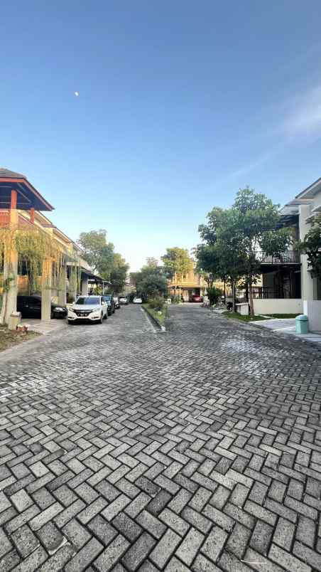 dijual rumah puri indah ketintang