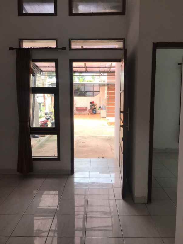 dijual rumah puri khayangan residence