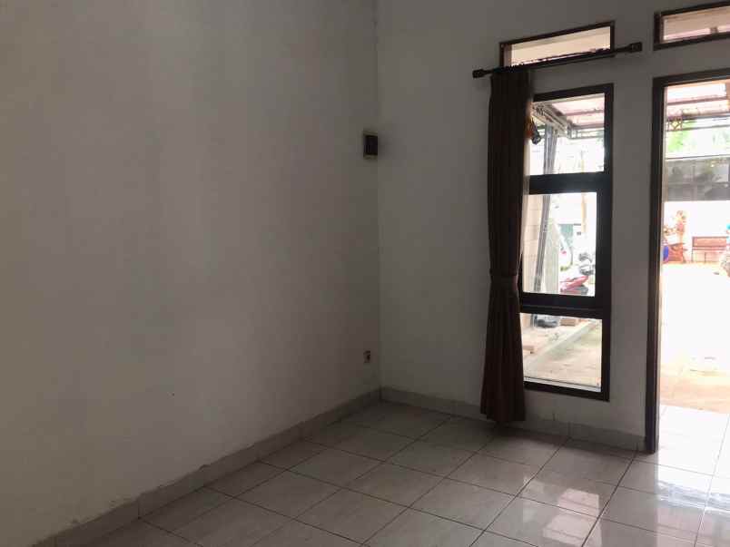 dijual rumah puri khayangan residence