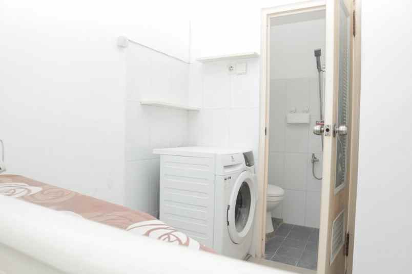 dijual rumah puri mas