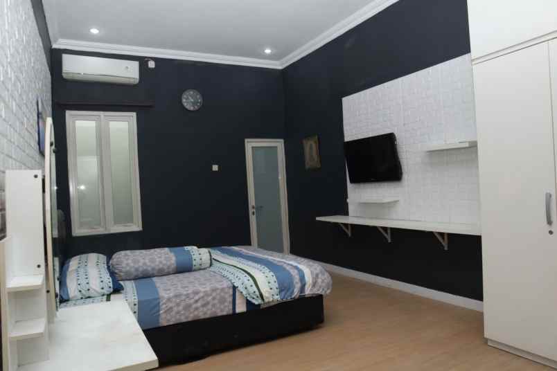 dijual rumah puri mas
