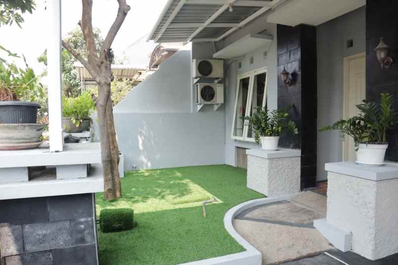 dijual rumah puri mas