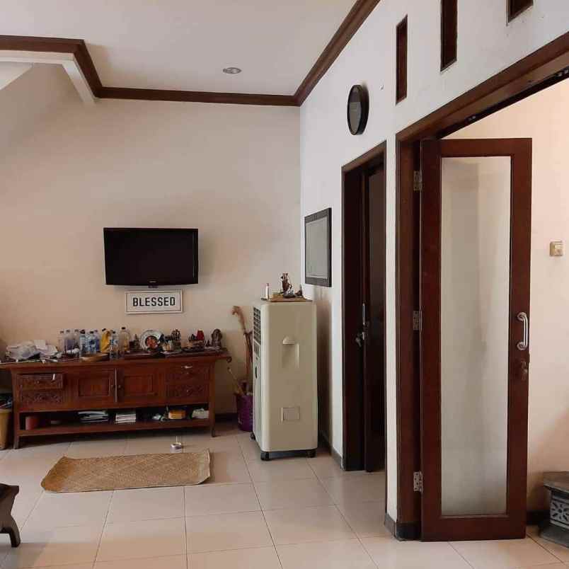 dijual rumah puri surya jaya