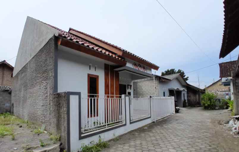 dijual rumah purwomartani