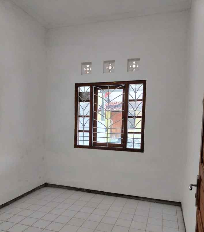 dijual rumah purwomartani