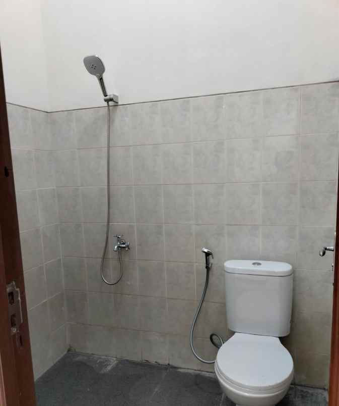 dijual rumah purwomartani