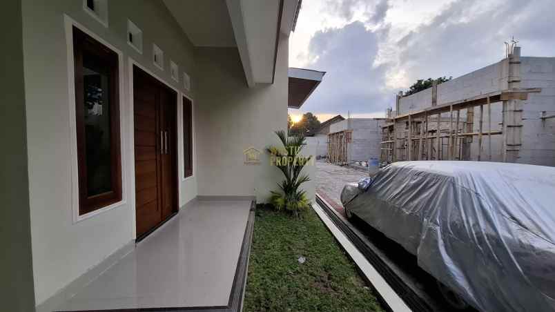 dijual rumah purwomartani kalasan