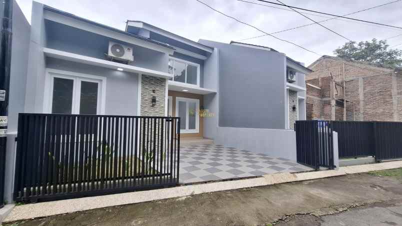 dijual rumah purwomartani kalasan