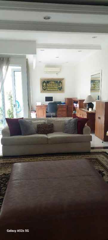 dijual rumah raffles hills cibubur