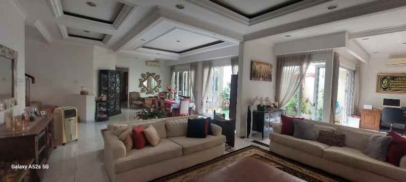 dijual rumah raffles hills cibubur