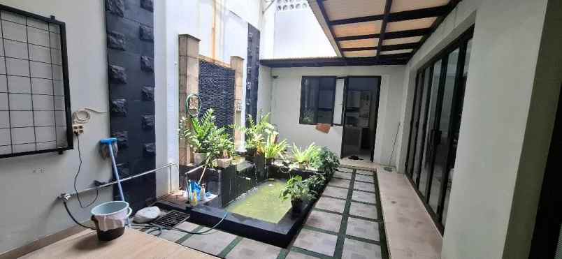 dijual rumah raffles hills cibubur