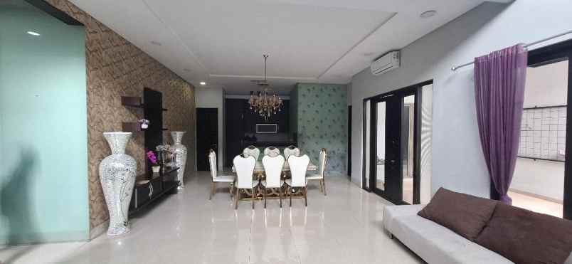 dijual rumah raffles hills cibubur