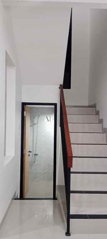 dijual rumah rangkapan jaya depok