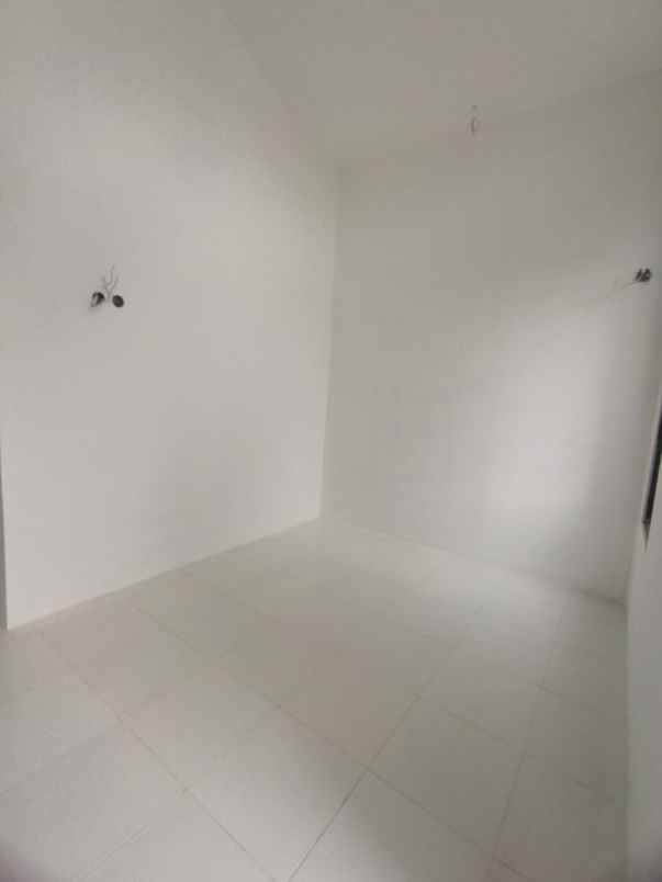 dijual rumah rawageni