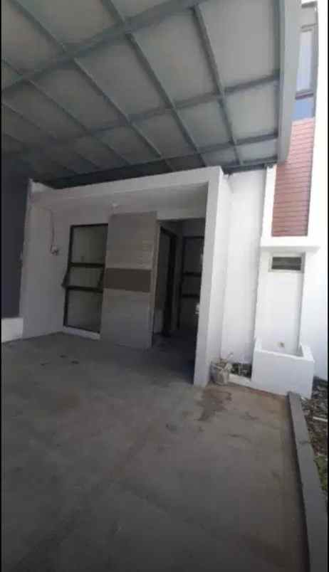 dijual rumah royal paka residence