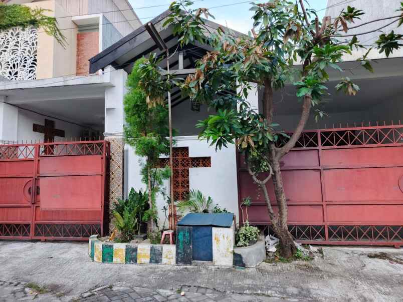 dijual rumah rungkut barata