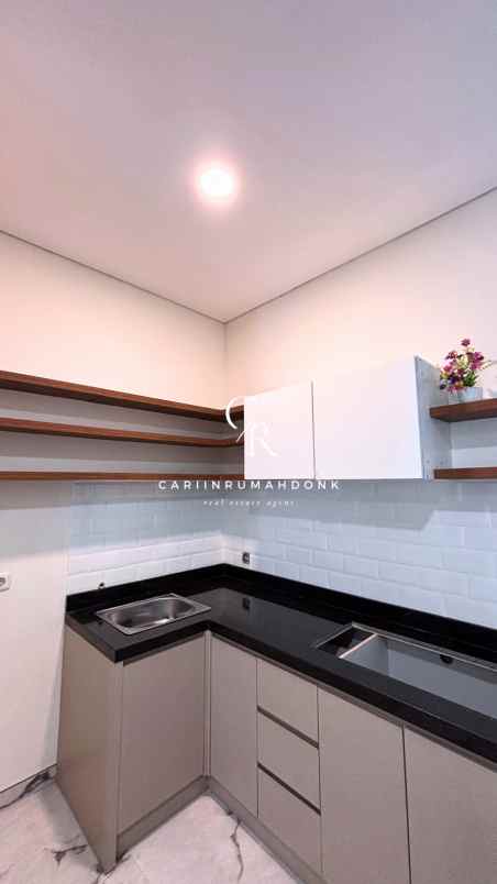 dijual rumah rungkut mapan