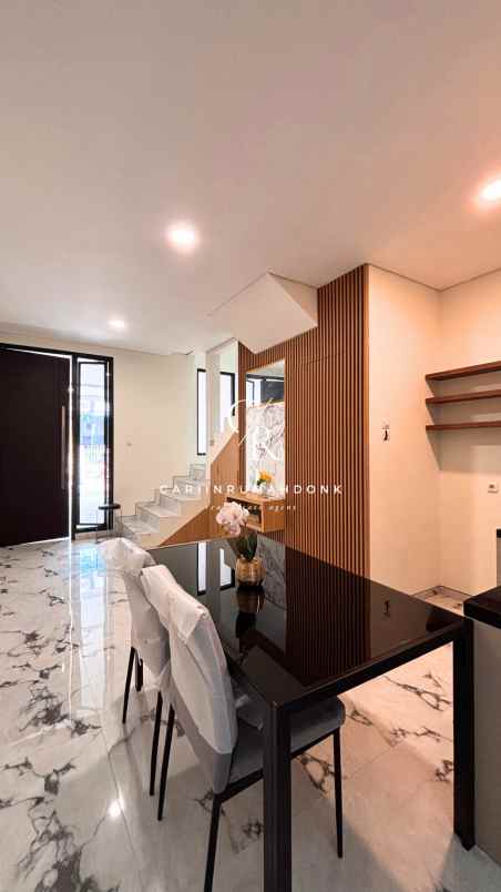 dijual rumah rungkut mapan