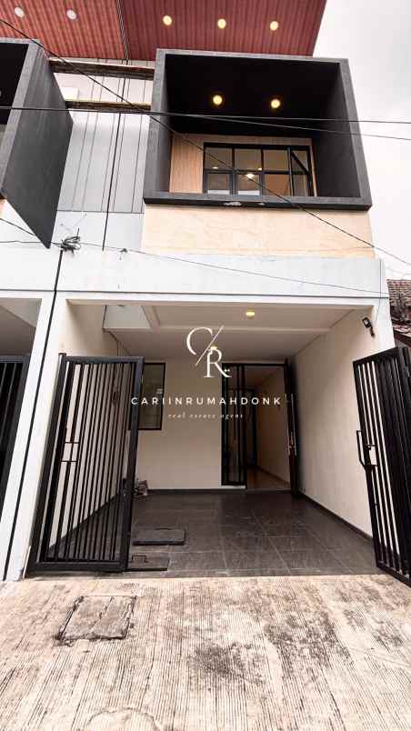 dijual rumah rungkut mapan