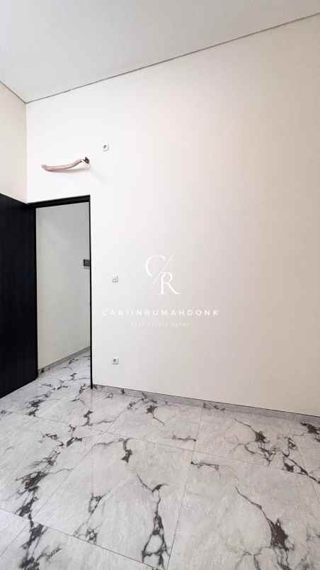 dijual rumah rungkut mapan