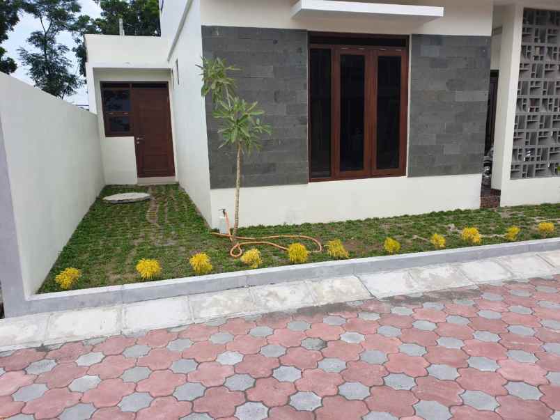 dijual rumah sambisari purwomartani kalasan