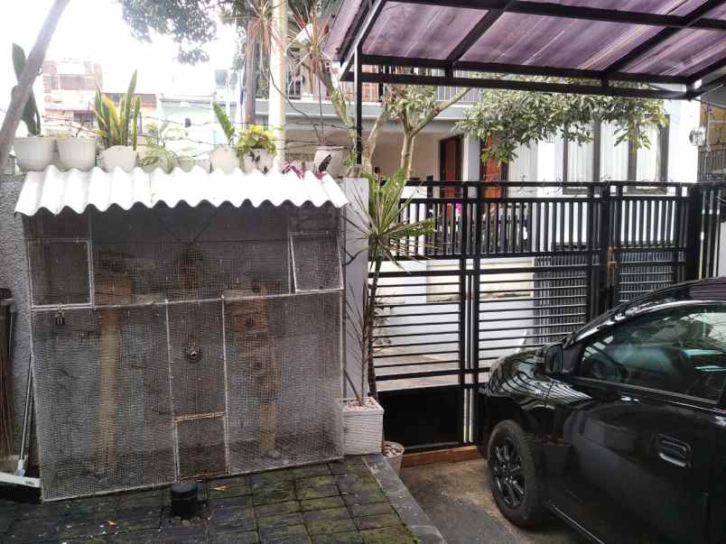 dijual rumah sariwangi