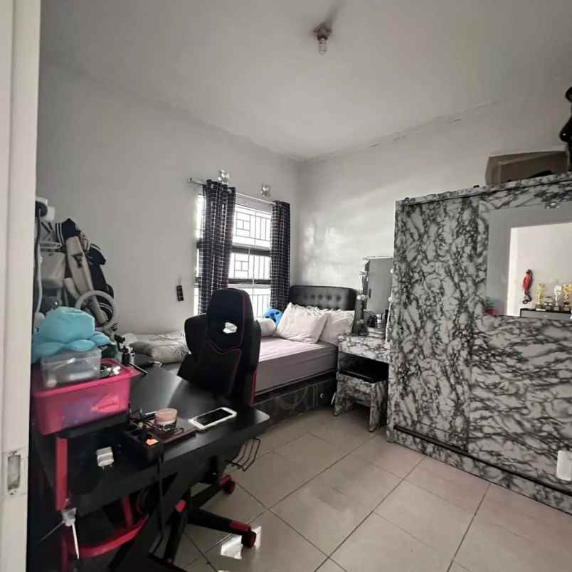 dijual rumah sariwangi