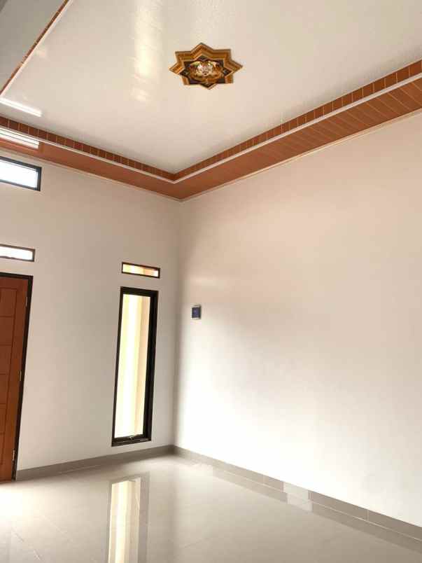 dijual rumah sawangan