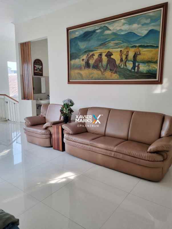 dijual rumah second terawat area kendangsari tenggilis