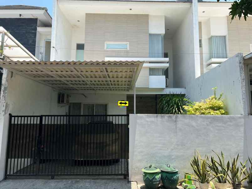 dijual rumah semampir
