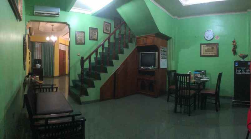 dijual rumah semi furnished di cengkareng indah