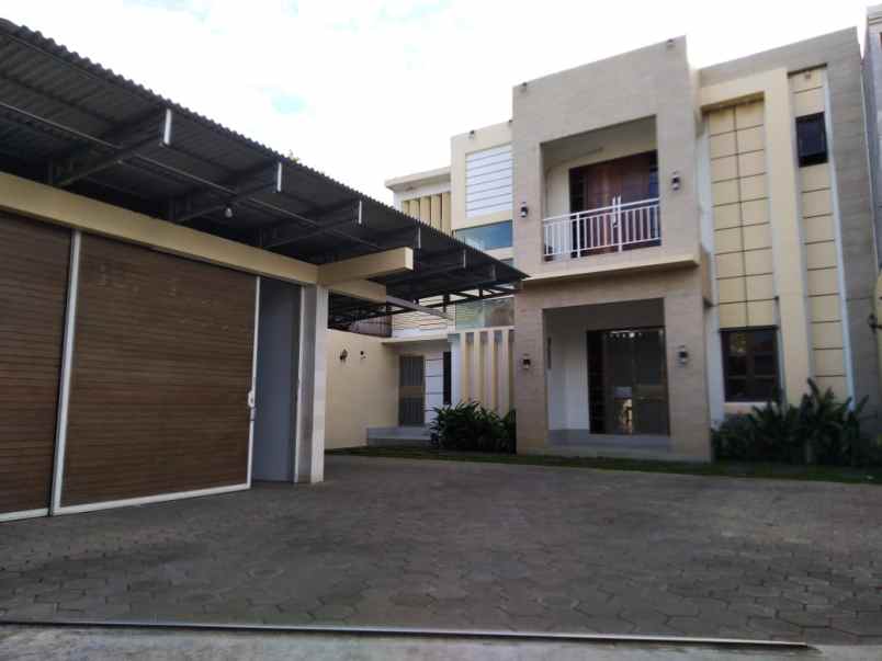 dijual rumah semi villa lokasi jimbaran