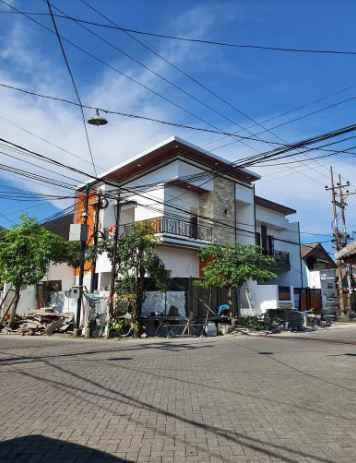 dijual rumah semolowaru