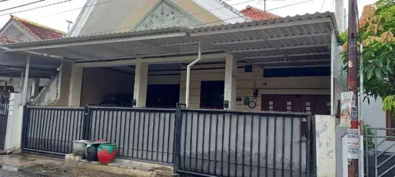 dijual rumah semolowaru