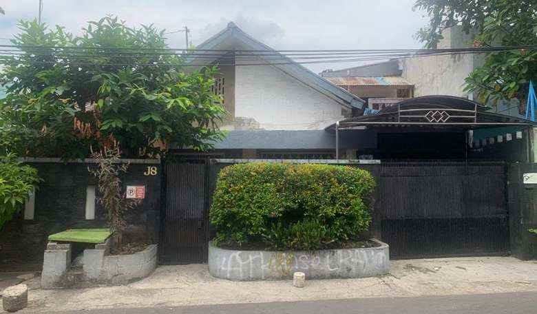 dijual rumah senen