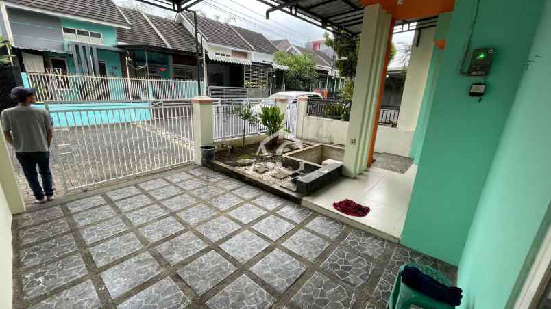 dijual rumah siap huni di tirtomoyo inside malang