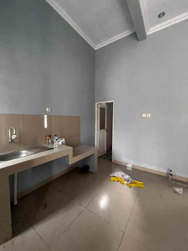 dijual rumah sidomoyo