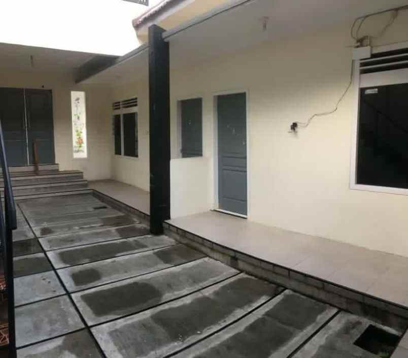 dijual rumah sisir