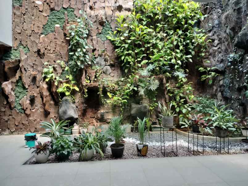 dijual rumah srengseng