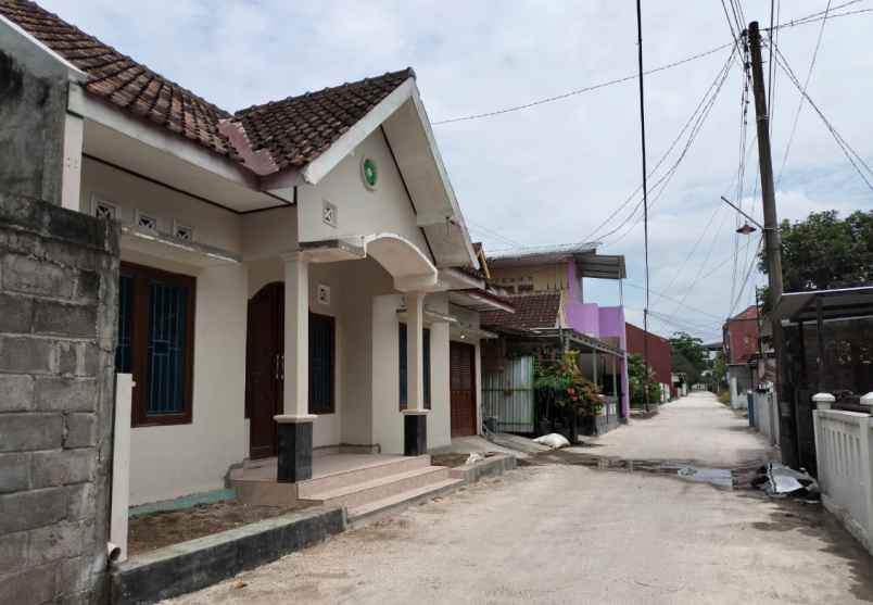 dijual rumah stadion maguwoharjo