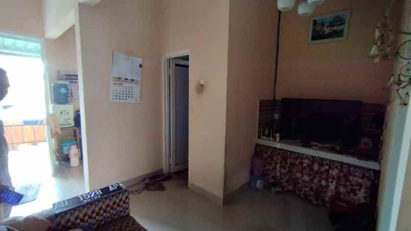 dijual rumah stasiun tugu