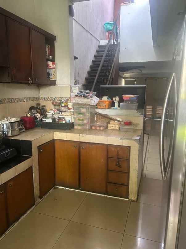 dijual rumah strategis di jl batununggal kota bandung