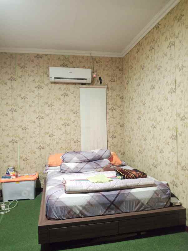 dijual rumah strategis pinggir jalan gemah