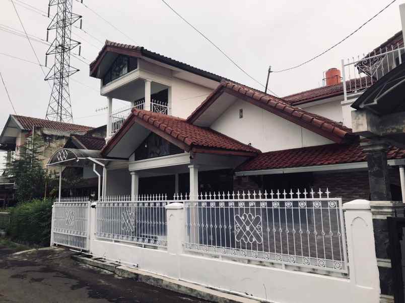 dijual rumah sukamenak