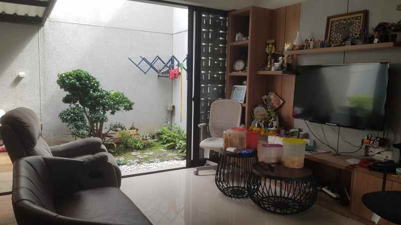 dijual rumah summarecon bandung cluster
