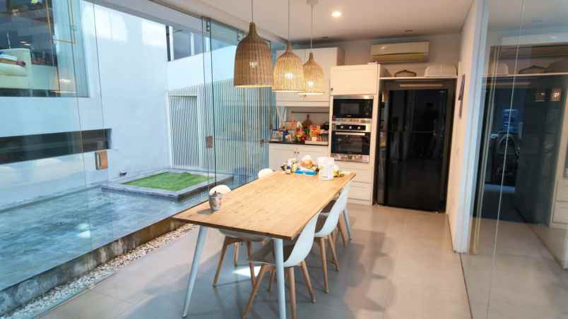 dijual rumah sutorejo prima tengah